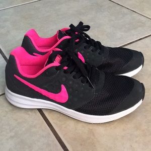 Girls size 3.5 Nikes